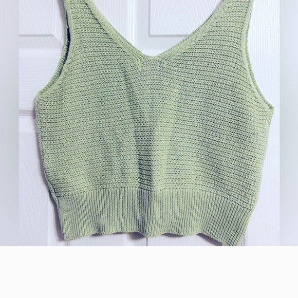#454🆕️[L] knit top - Picture 2 of 5